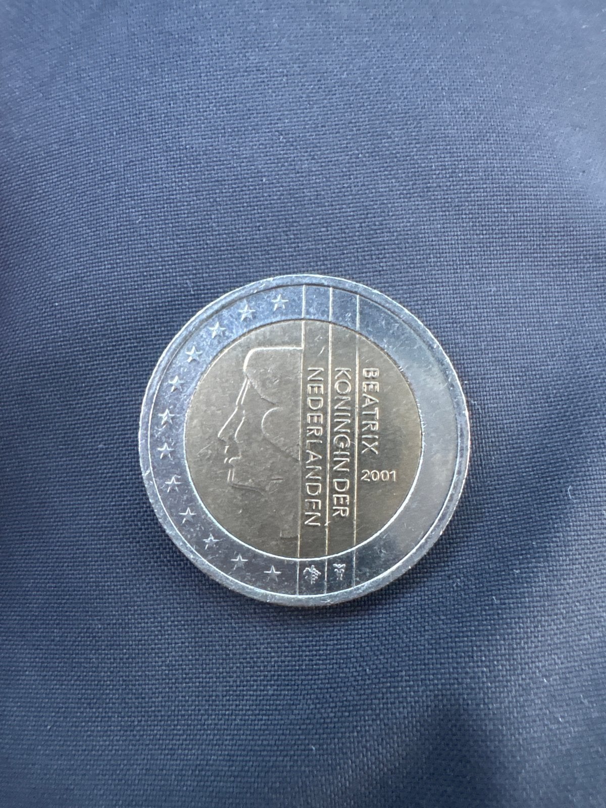 2 Euro munt Nederland 2001 - Koningin Beatrix, Postzegels en Munten, Munten | Europa | Euromunten, Ophalen of Verzenden, Overige landen