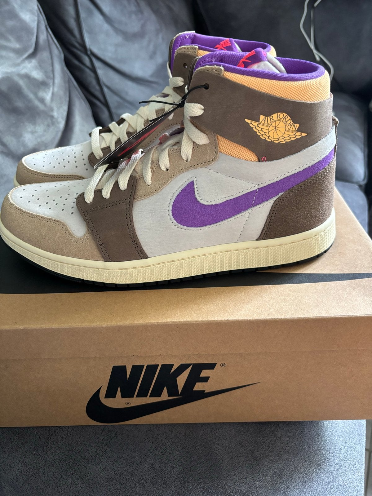 Nike Air Jordan 1 Zoom Air Palomino Maat 44 Nieuw in Doos, Ophalen of Verzenden, Nieuw, Bruin, Sneakers of Gympen