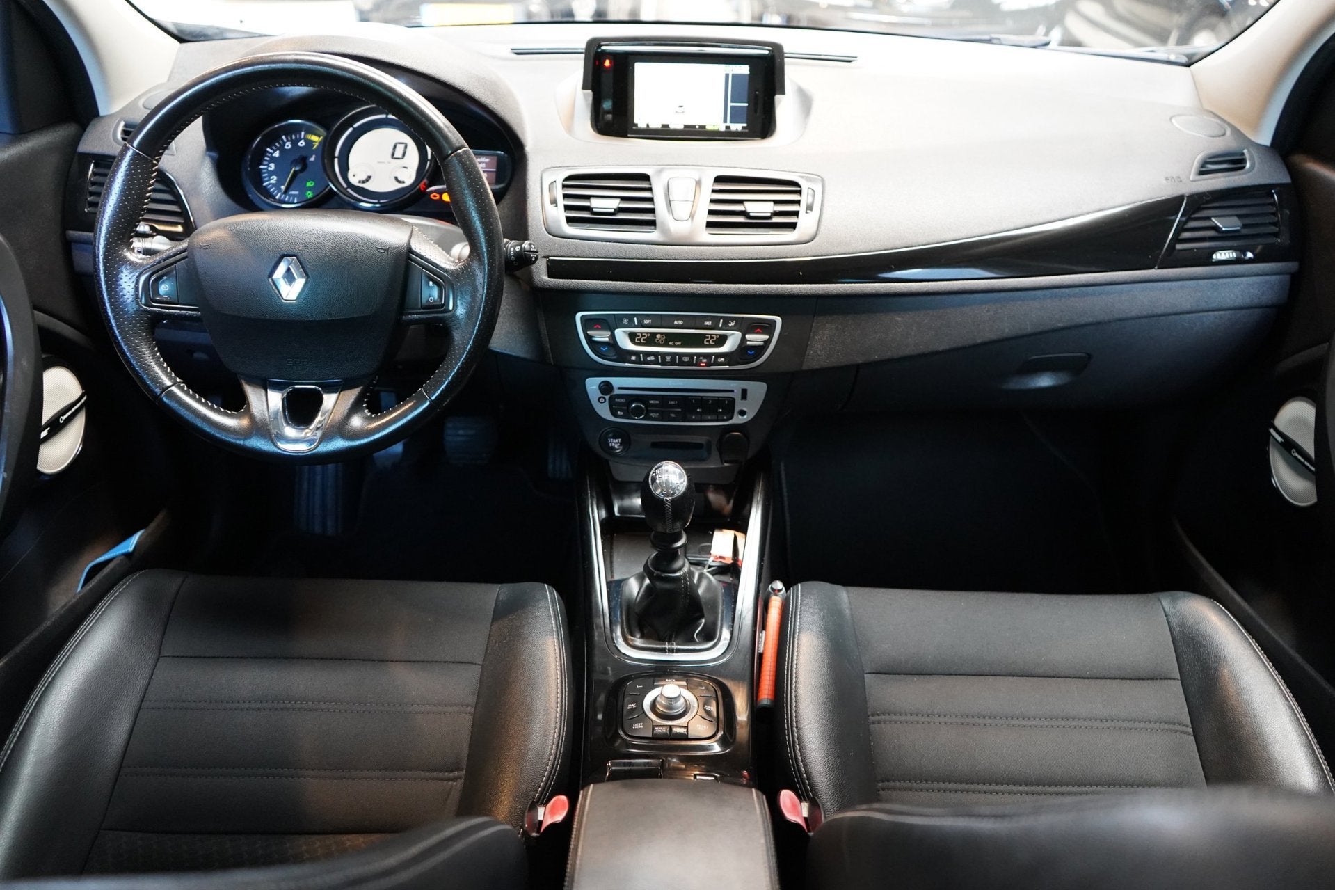 Renault Mégane Estate 1.2 TCe Bose | NAVI | AIRCO | PDC | E, Voorwielaandrijving, Euro 5, Gebruikt, 4 cilinders