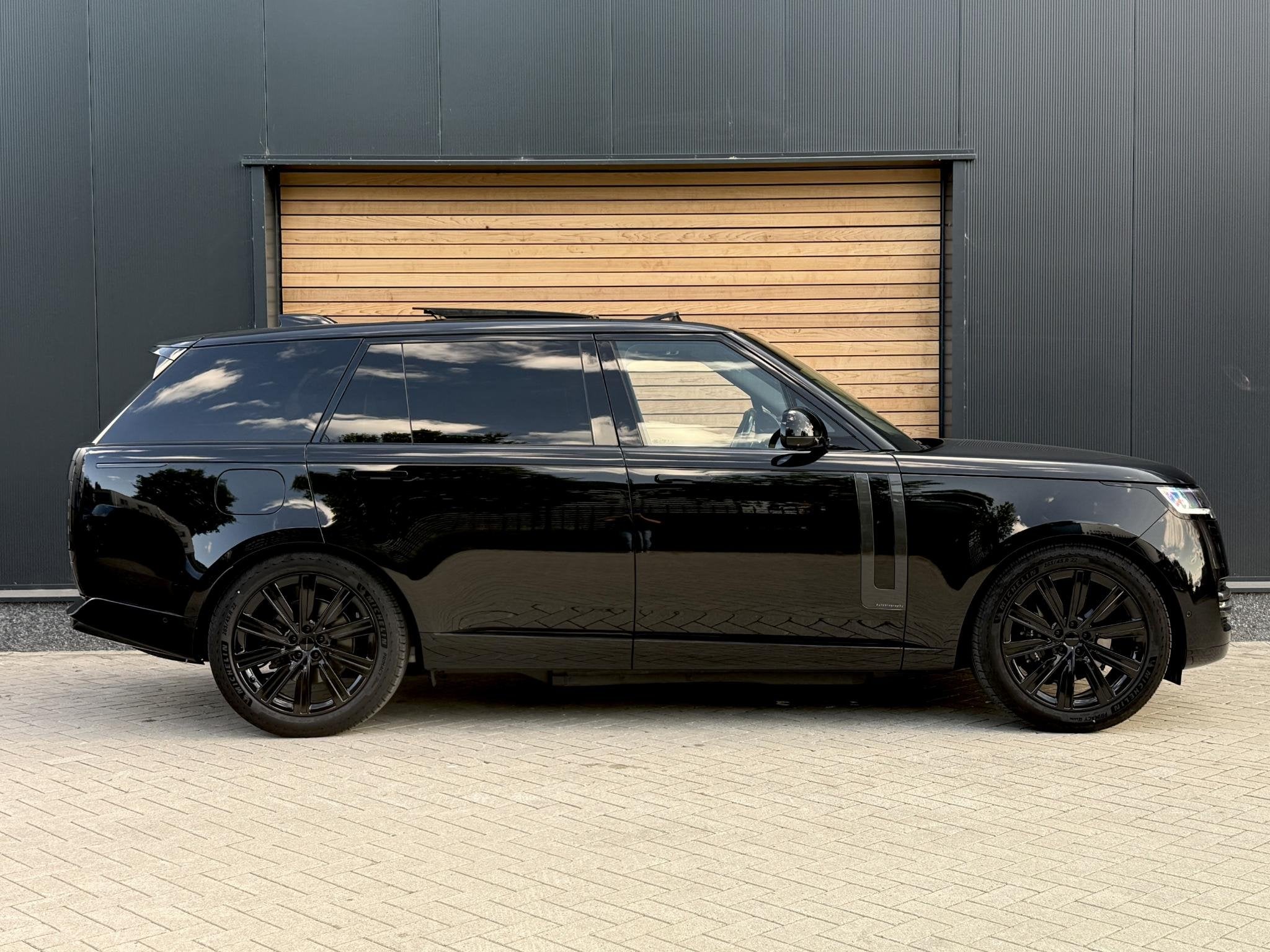 Land Rover Range Rover 3.0 P460e LWB Autobiography PHEV REAR, Automaat, Euro 6, Vierwielaandrijving, Hybride Elektrisch/Benzine