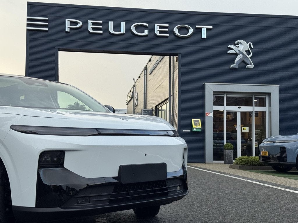 Leapmotor B10 Design ProMax 67.1 kWh 218PK Automaat Navigati, 12 maanden, Achterwielaandrijving, 750 kg, Automatische klimaatregeling