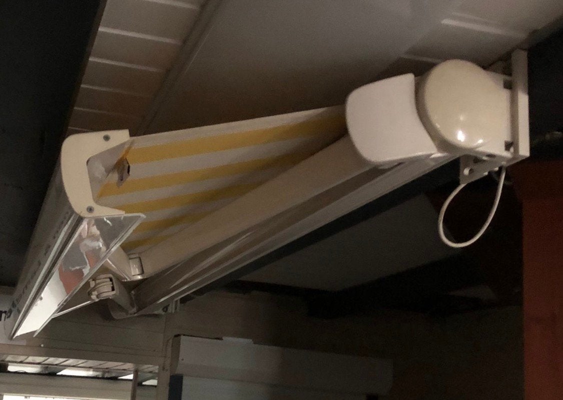 Avoca zonnescherm, Ophalen, Zo goed als nieuw, Knikarmscherm