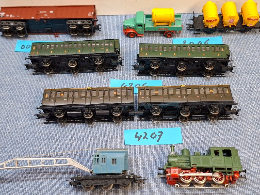 MARKLIN DIV   RIJTUIGEN  DIV GOEDEREN WAGENS ZIE DE FOTO S, Hobby en Vrije tijd, Wisselstroom, Wagon, Ophalen of Verzenden, Zo goed als nieuw