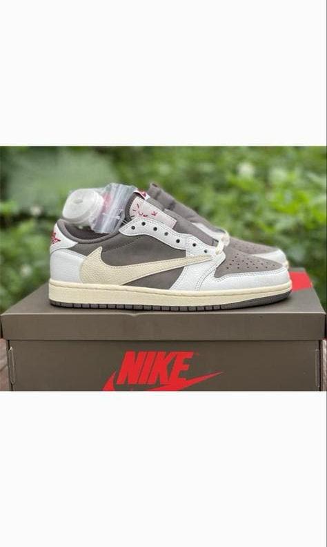 Nike Air Jordan 1 Low Travis Scott Maat 44, Kleding | Heren, Schoenen, Ophalen of Verzenden, Zo goed als nieuw, Bruin, Sneakers of Gympen