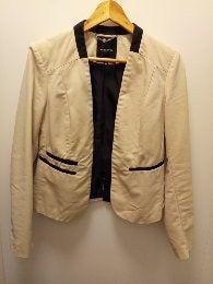 Reserved jasje maat 38/40 (M) beige/zwart, Maat 38/40 (M), Beige, Ophalen of Verzenden, Zo goed als nieuw