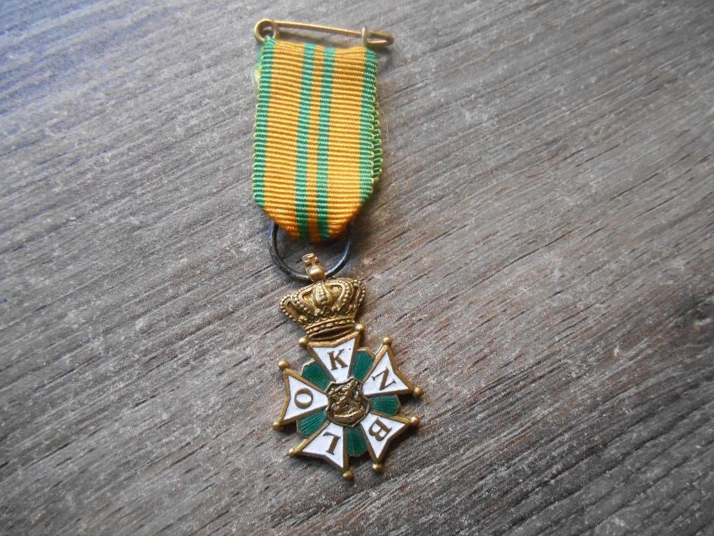 Vierdaagse medaille miniatuur 11de keer, Verzamelen, Militaria | Algemeen, Ophalen of Verzenden, Landmacht, Nederland, Lintje, Medaille of Wings