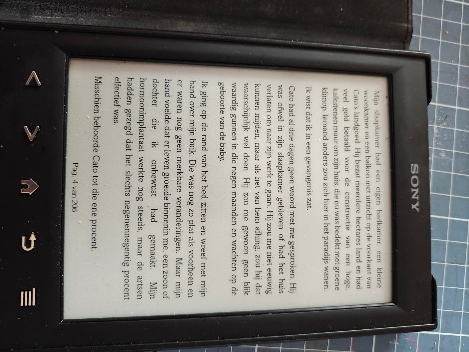 Sony Reader PRST2 e-reader met hoes, Computers en Software, Gebruikt, 6 inch of minder, Ophalen of Verzenden, 4 GB of minder