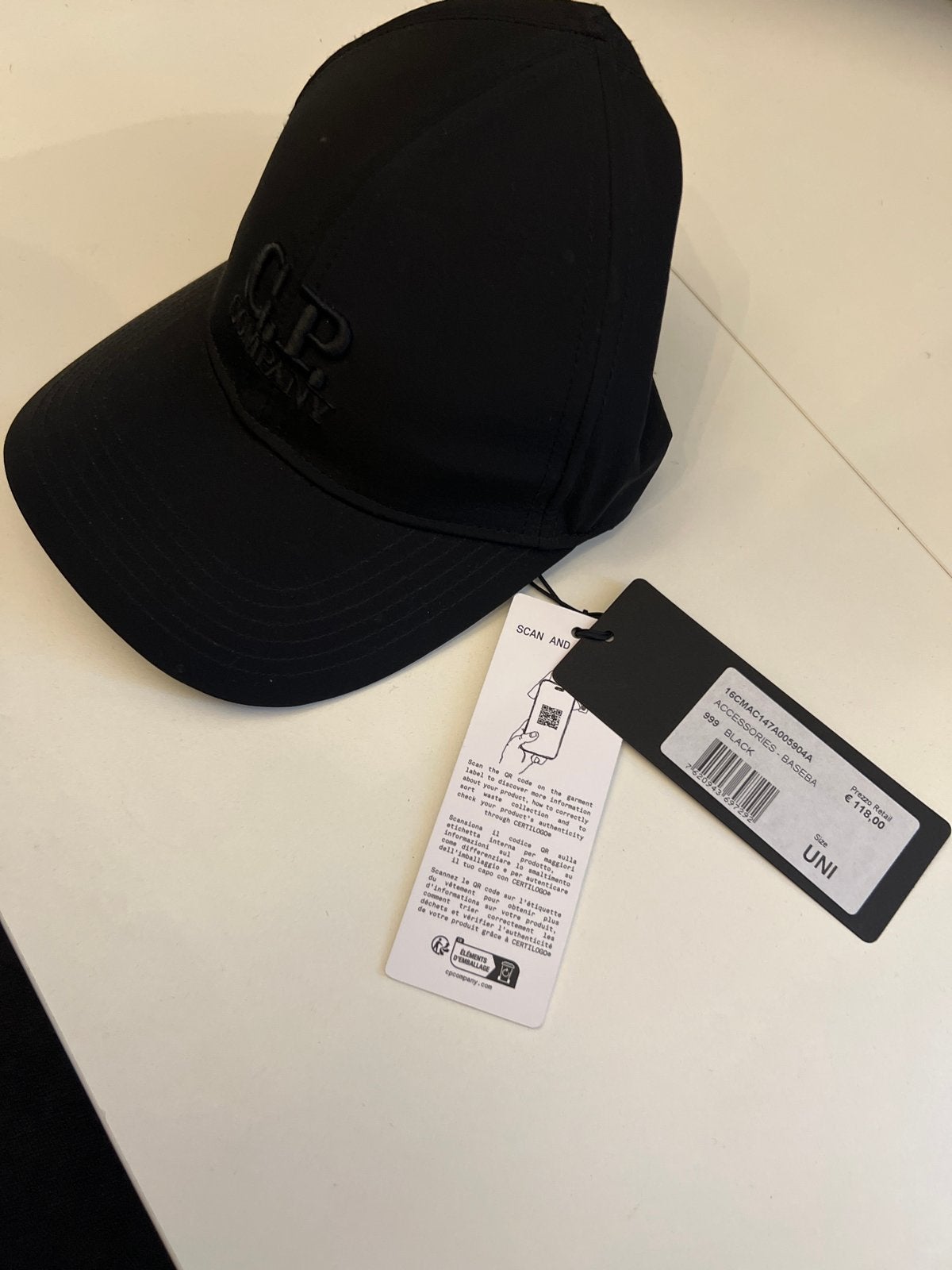 CP Company Zwarte Pet - Zo goed als nieuw, Ophalen, Zo goed als nieuw, One size fits all, Pet
