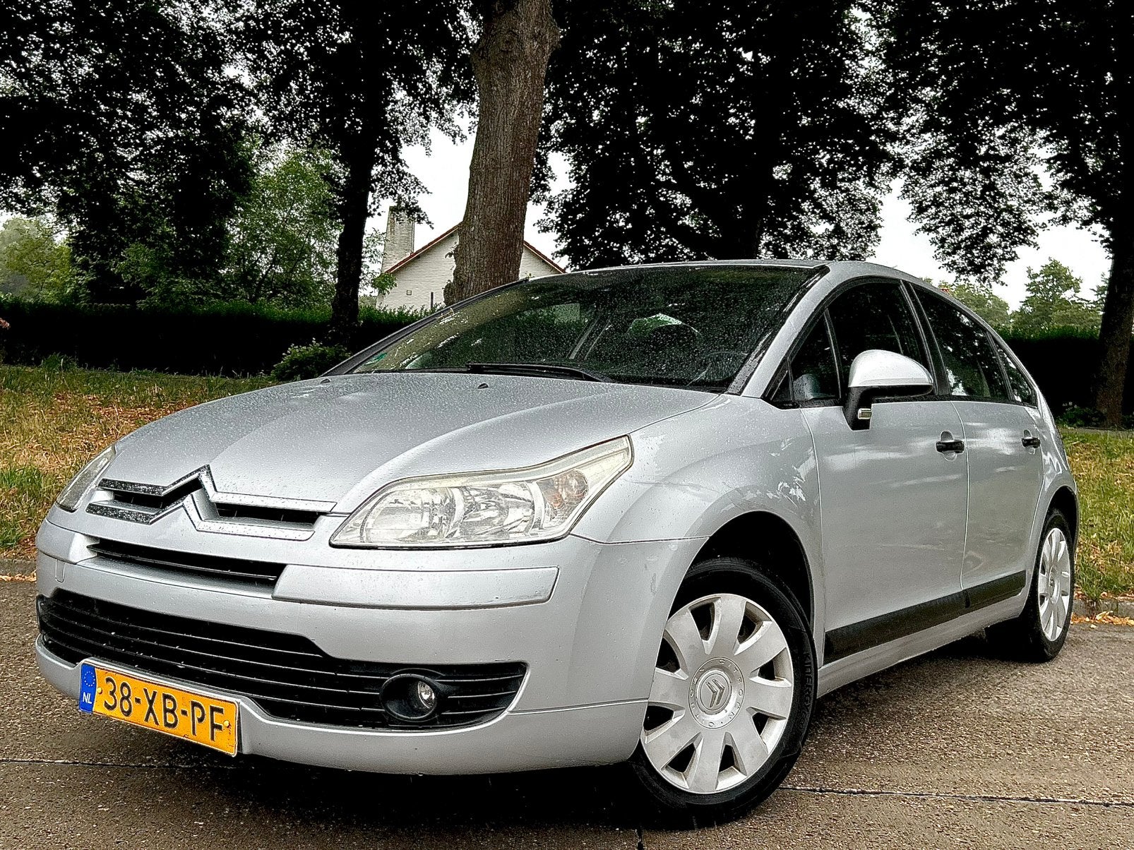 Citroën C4 1.4-16V / Airco / Cruise / PDC / Trekhaak /, Voorwielaandrijving, Stof, 1360 cc, 4 cilinders