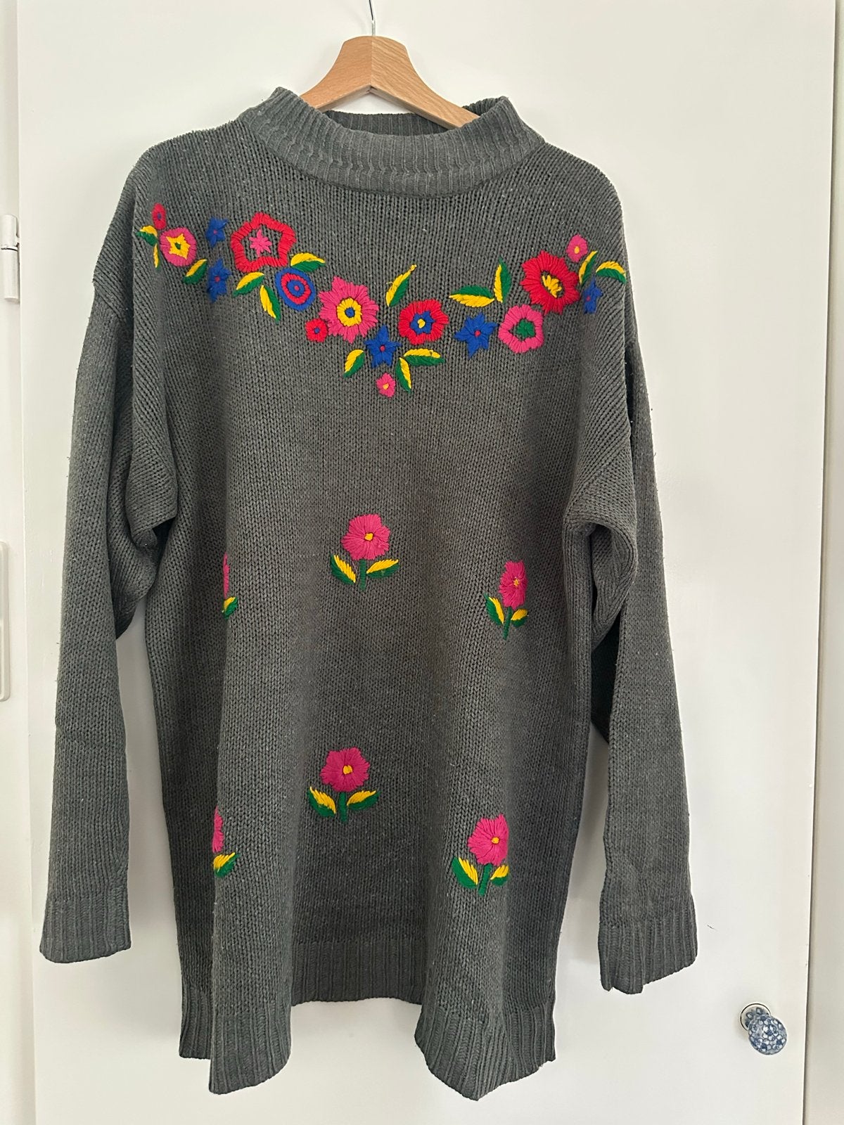 Vintage Retro Gebreide Oversized Trui met Geborduurde Bloeme, Ophalen of Verzenden, Gedragen, Maat 46/48 (XL) of groter, Meerkleurig