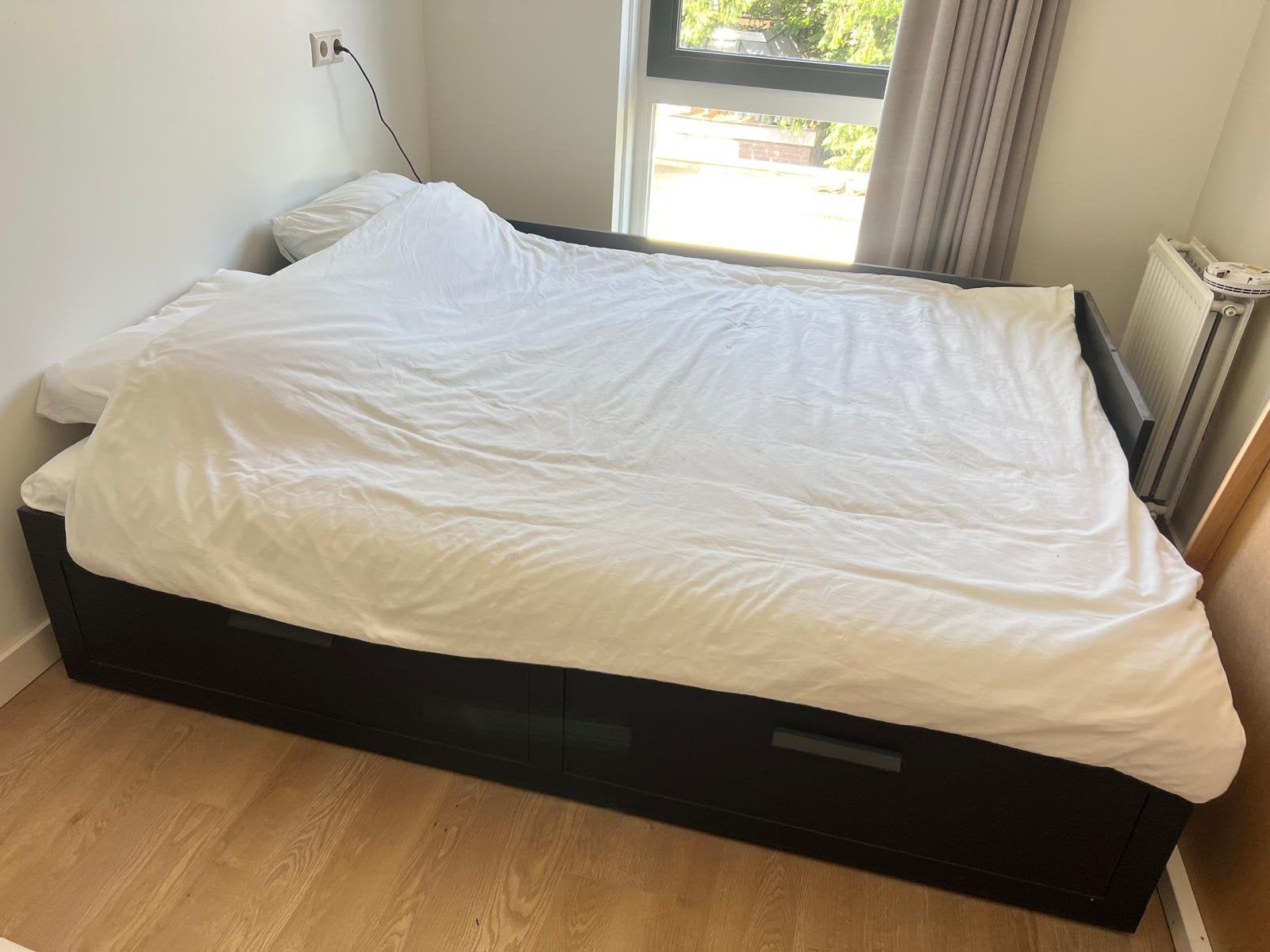 Brimnes uitschuifbed, Huis en Inrichting, Ophalen, Verstelbaar, Zwart, Tweepersoons