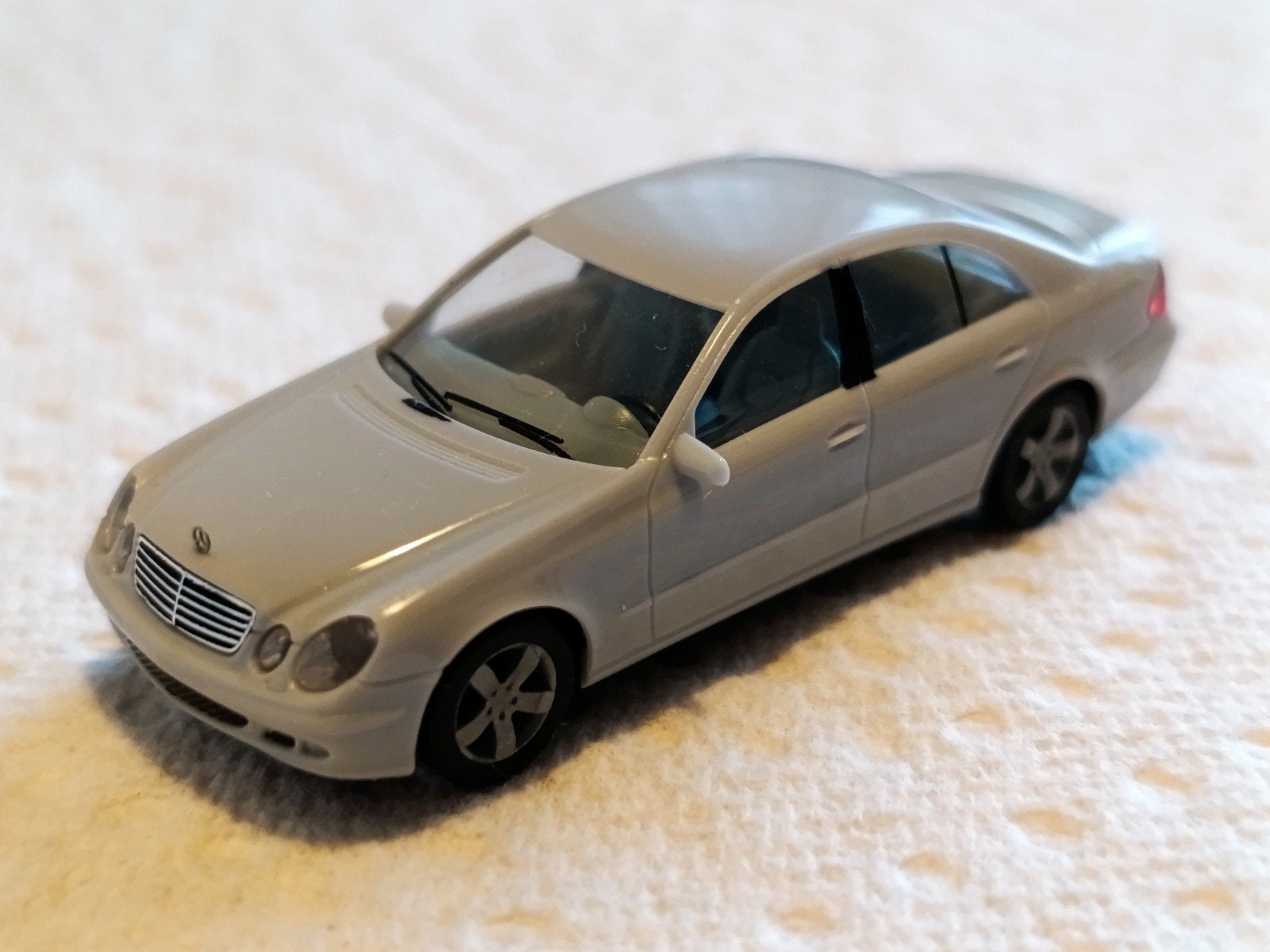 mercedes e klasse W211 herpa 1/87, Ophalen of Verzenden, Gebruikt, Auto, Herpa