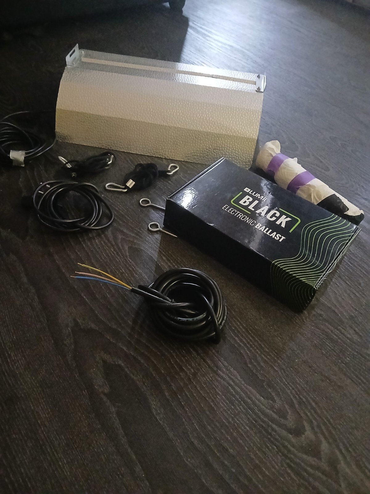 lumii Black  600W kweeklamp plus kap plus bulp, Ophalen of Verzenden, Zo goed als nieuw