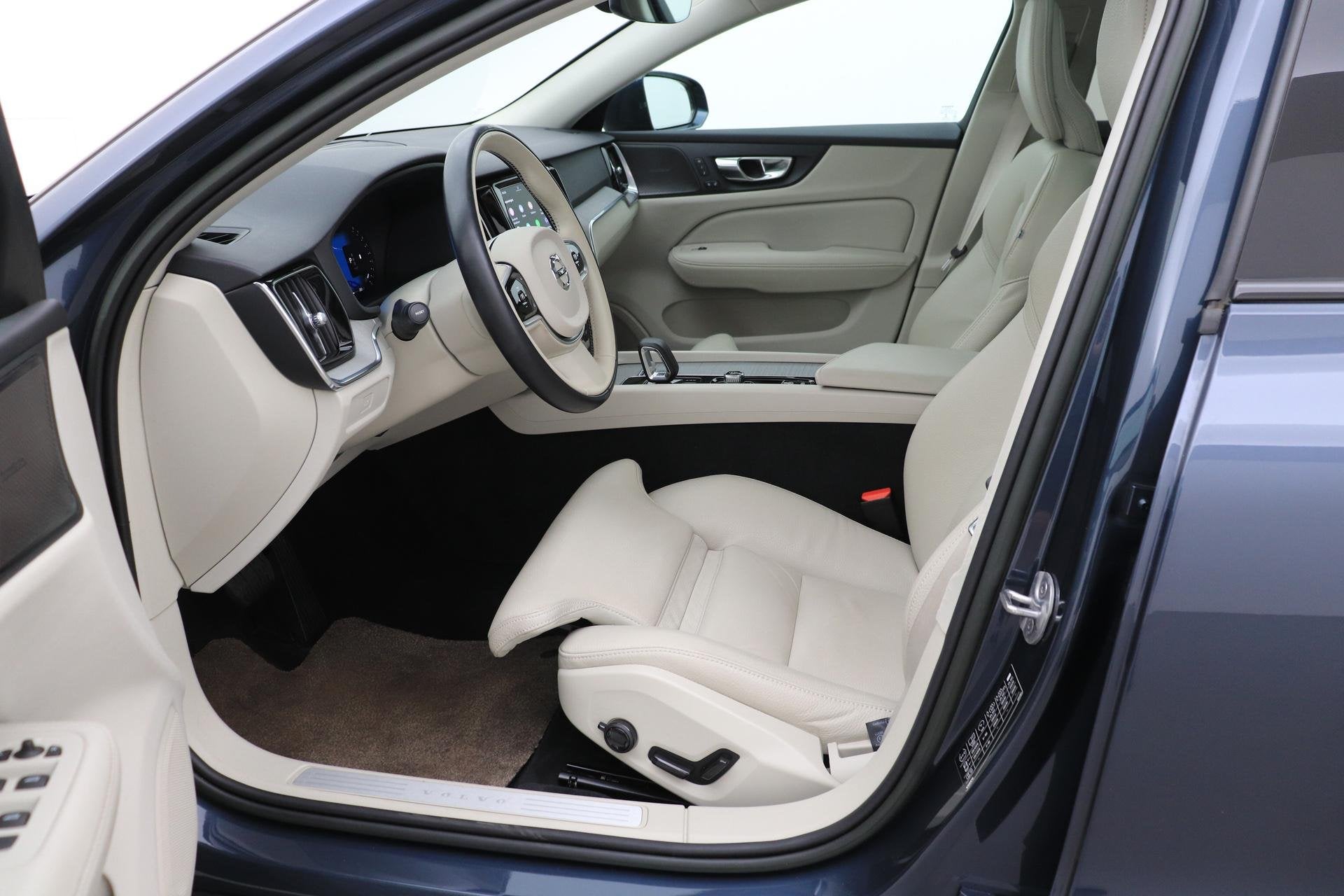 Volvo V60 Cross Country 2.0 B5 AWD Pro | ACC | Panoramadak |, Auto's, Volvo, Euro 6, 4 cilinders, 1969 cc, Blauw