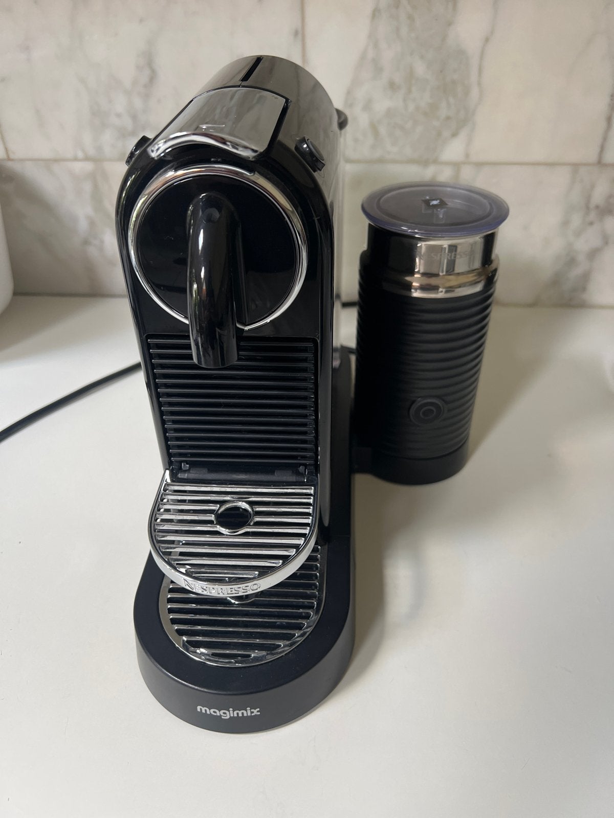 Nespresso De'Longhi Citiz & Magimix melkopschuimer, Ophalen, Koffiemachine, Zo goed als nieuw, 1 kopje