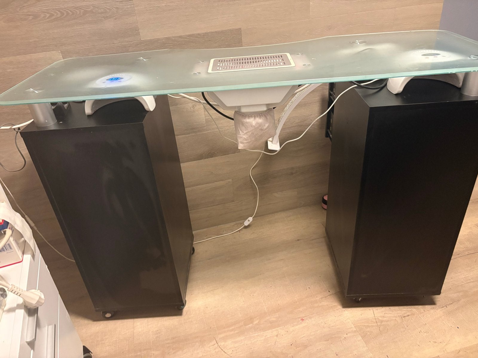 Manicure tafel, Overige