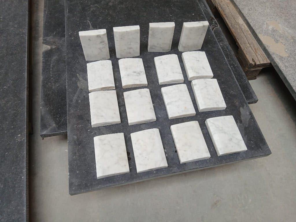 neuten, blokjes van marmer voor onder architraaf, Ophalen, Minder dan 50 cm, Gebruikt, Wit