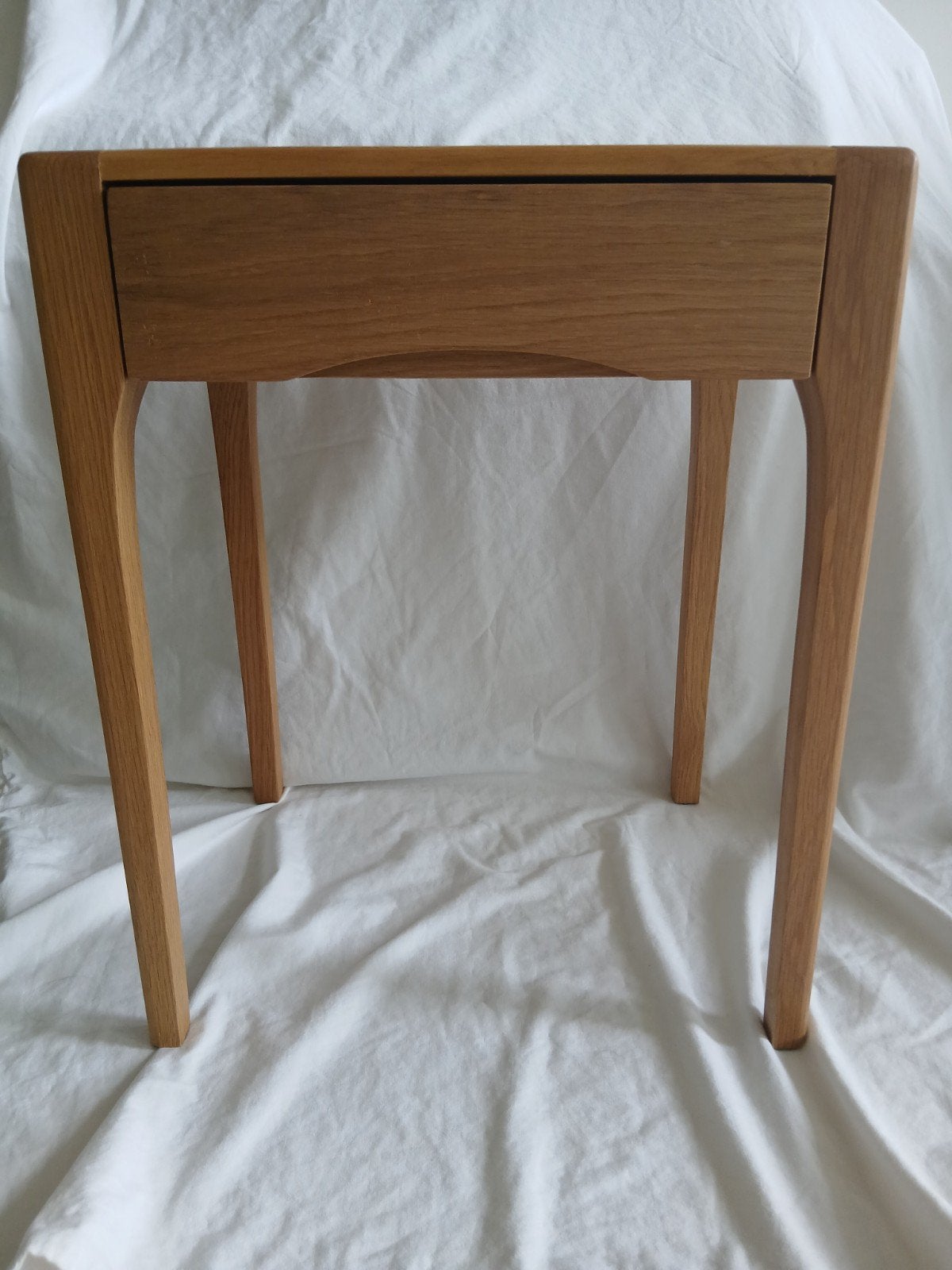 Nachtkastje van eikenhout | zara home, Huis en Inrichting, Minder dan 55 cm, Gebruikt, Modern, minimalistisch, Rechthoekig