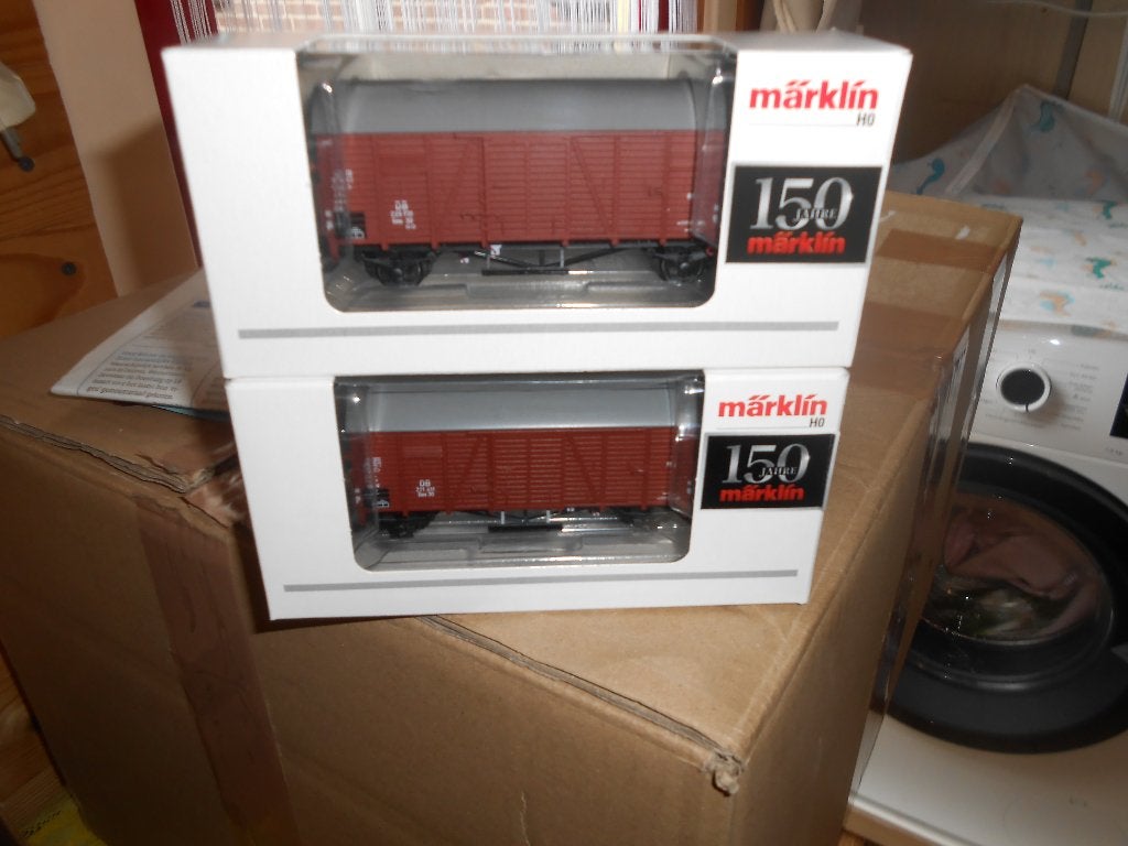 Märklin 00773-05 en 00773-15 2 gesloten goederen wagons, Wisselstroom, Treinset, Nieuw, Ophalen of Verzenden