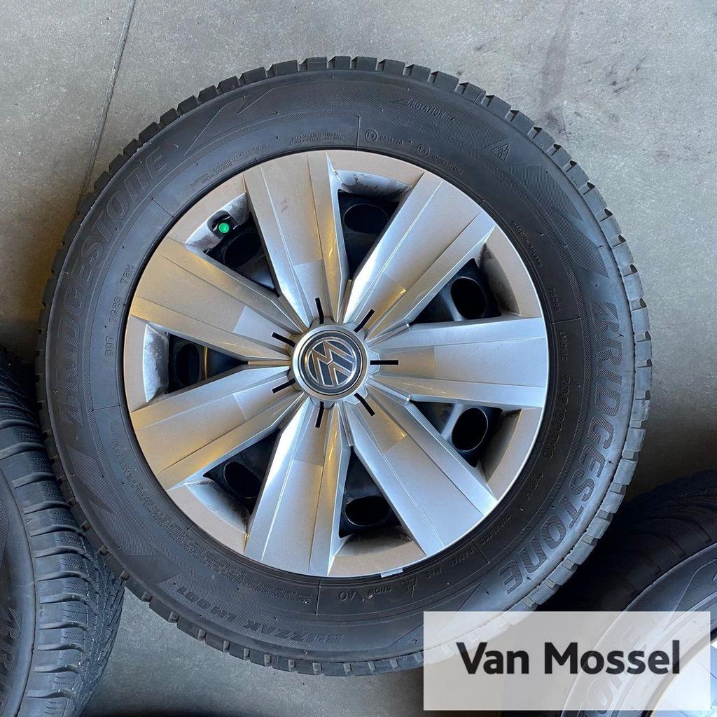 VW T-Roc Bridgestone Blizzak LM001 205/60/R16 92H, Gebruikt, -, Banden en Velgen, -