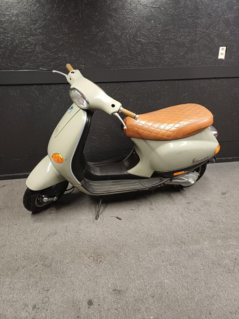 Vespa et2 50cc 2 takt, Fietsen en Brommers, Snorfietsen en Snorscooters, Ophalen, Gebruikt, Benzine, Vespa
