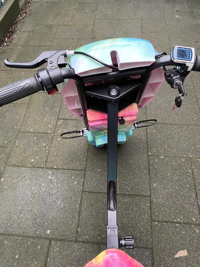 Elektrische Gokart met uniek Tie-Dye design, Ophalen, Gebruikt, Overige merken, Motor