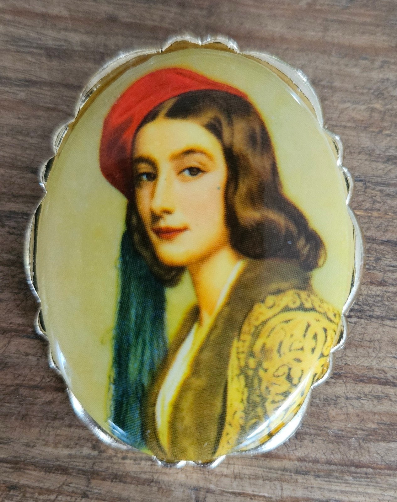 Vintage Broche – Portret Katerina Botsaris West-Germany, Sieraden, Tassen en Uiterlijk, Broches, Gebruikt, Overige materialen