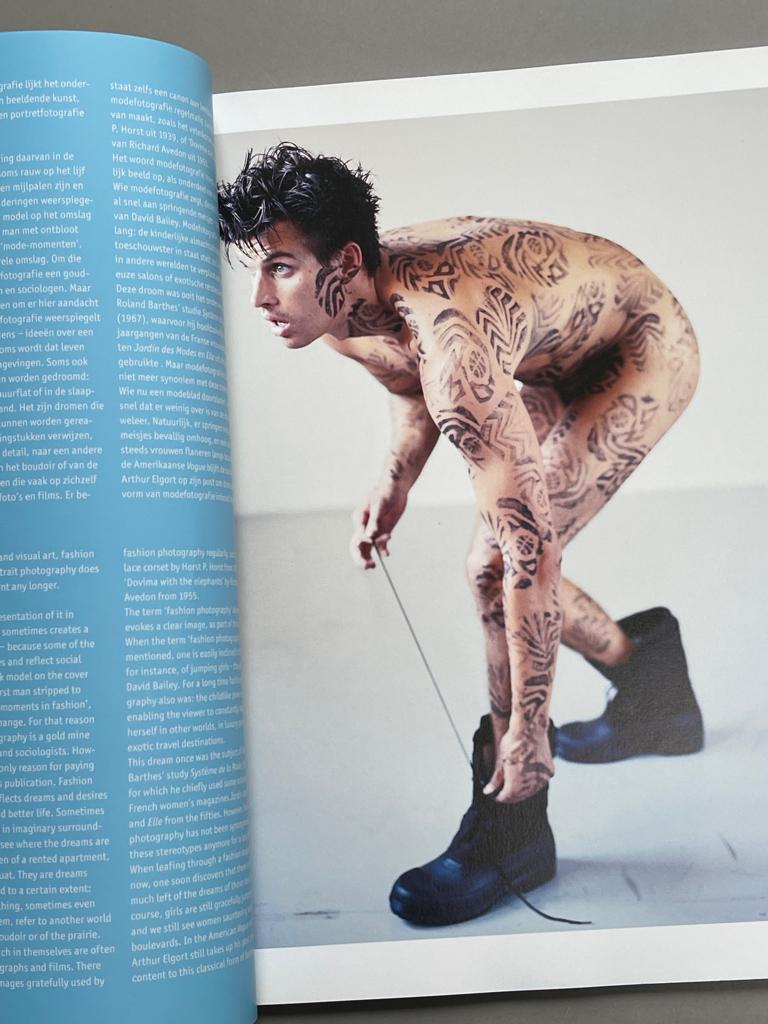 Rauw op het lijf Raw skin Hedendaagse Modefotografie 1988, Ophalen of Verzenden, Zo goed als nieuw, Fotografie algemeen