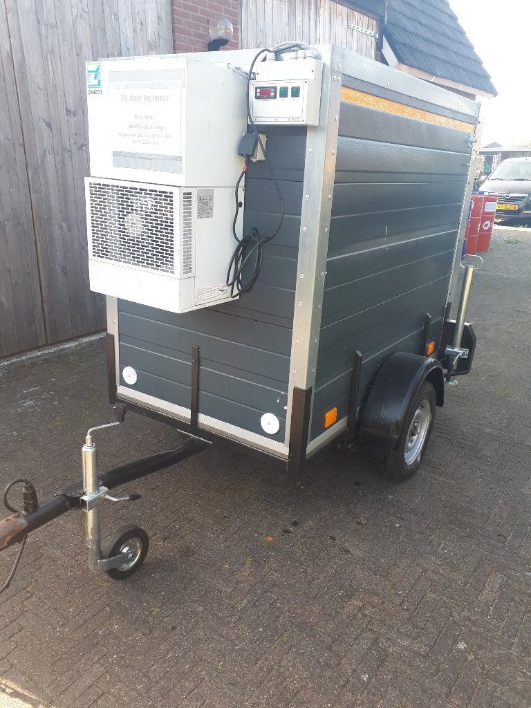 Te huur koelwagen, Ophalen, Overige