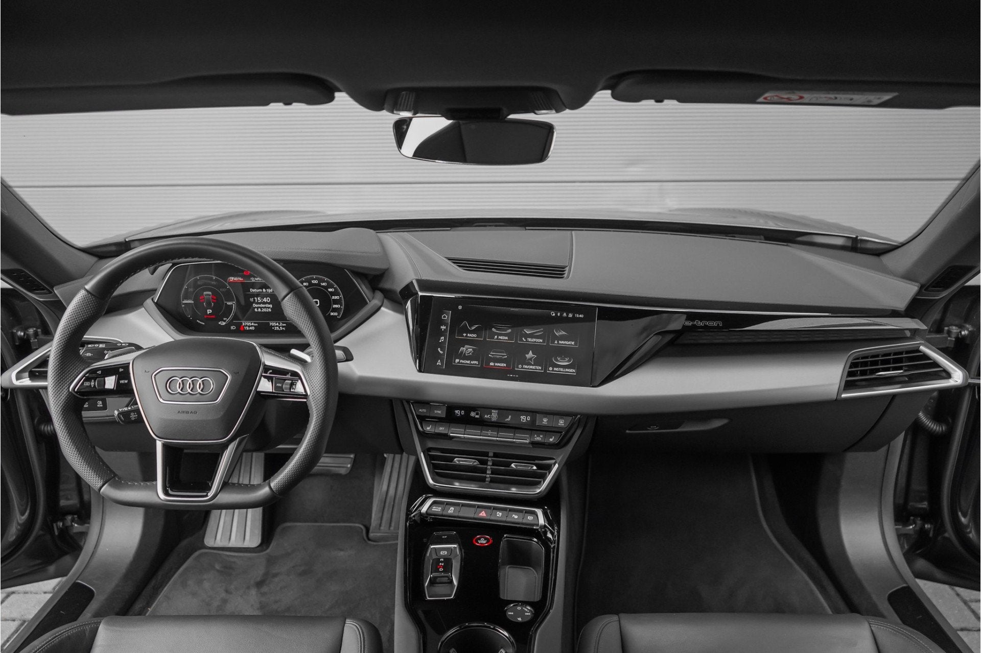 Audi e-tron GT 93 kWh Pano Luchtvering Zwart Optiek 21", Auto's, Audi, 12 maanden, 479 km, Gebruikt, Zwart