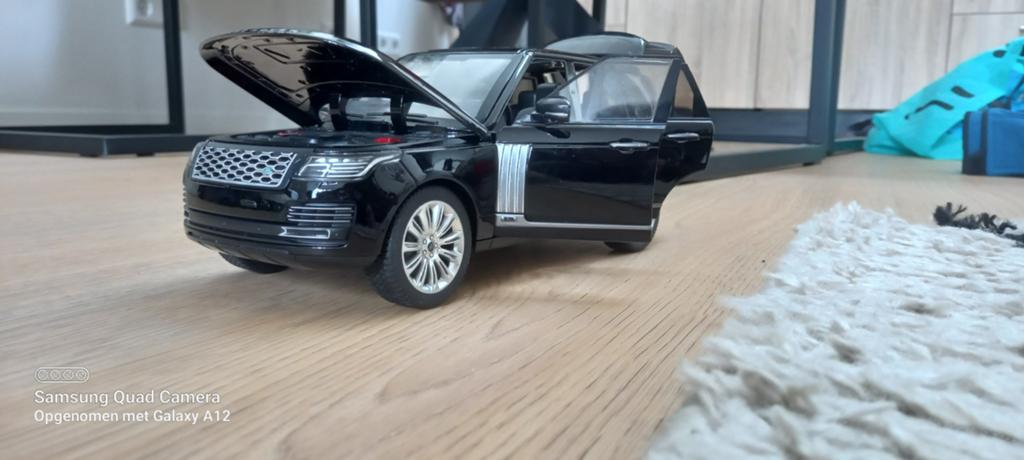 Range Rover Autobiography modelauto 1:18 zwart, Hobby en Vrije tijd, Modelauto's | 1:18, Ophalen of Verzenden, Zo goed als nieuw