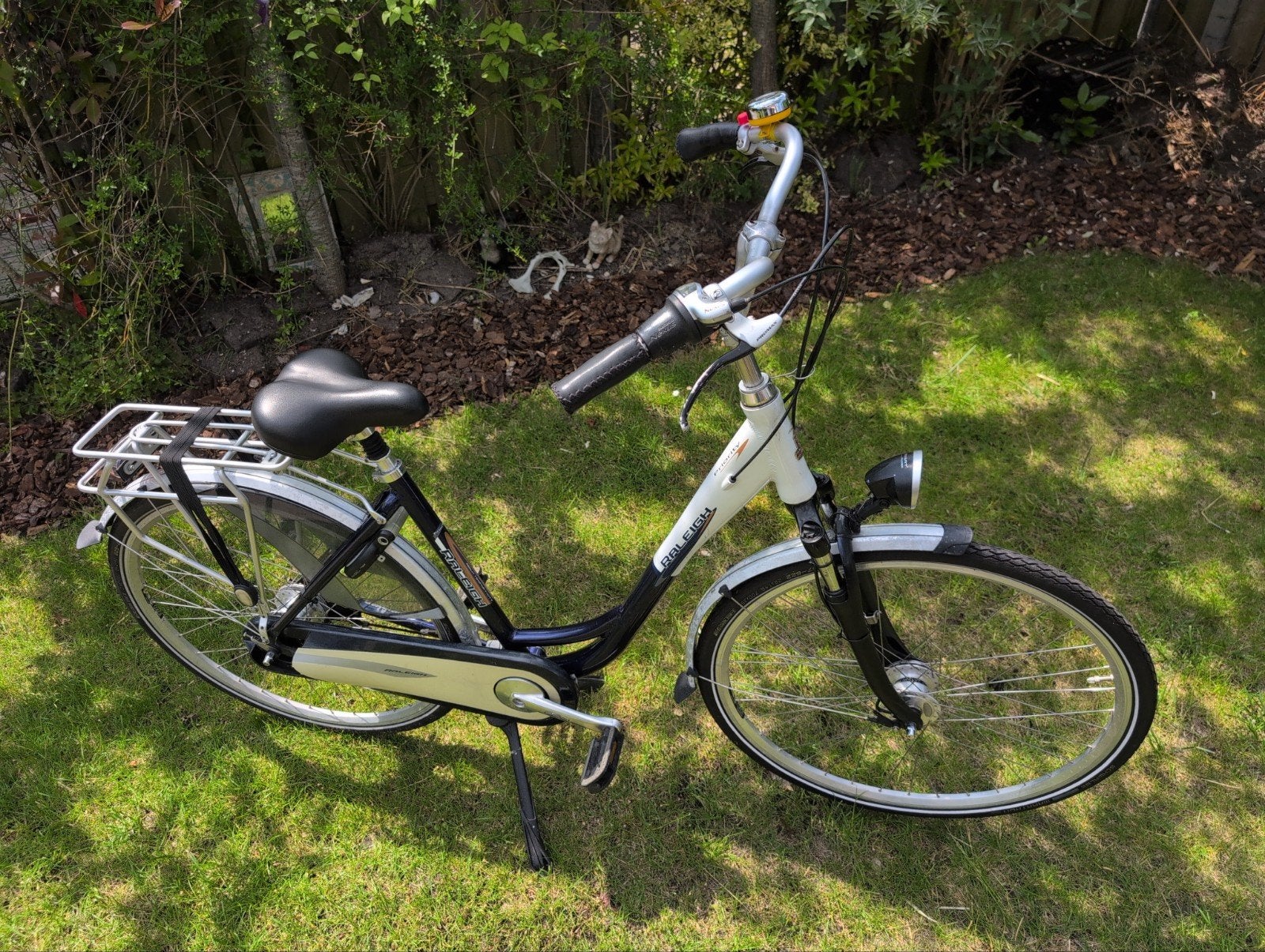 Damesfiets Raleigh Priority wit blauw in nette staat, Gebruikt, Versnellingen, 50 tot 53 cm, Trommelrem