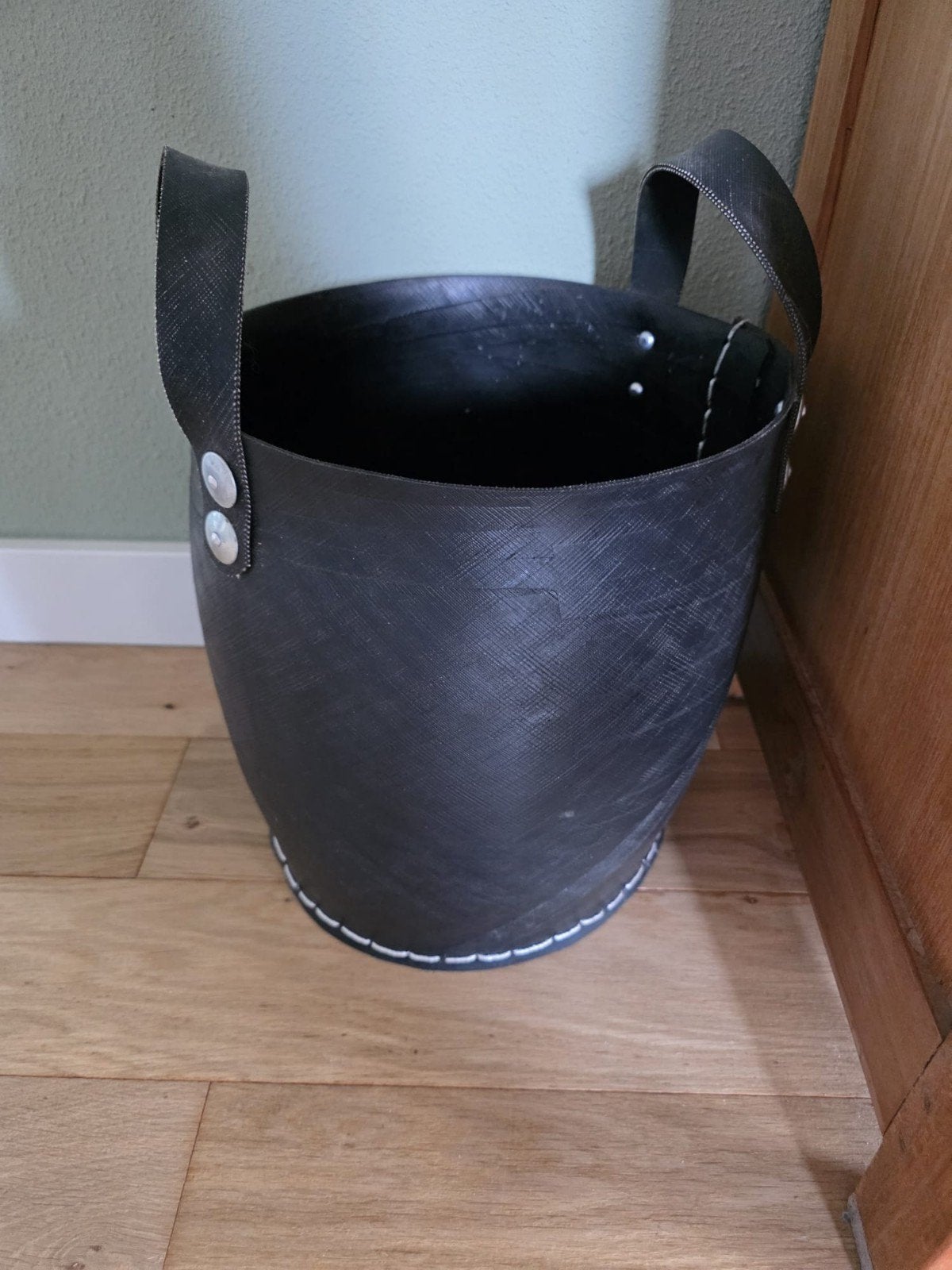 Unieke mand van gerecycled rubber, Ophalen, Overige materialen, Industrieel, Gebruikt