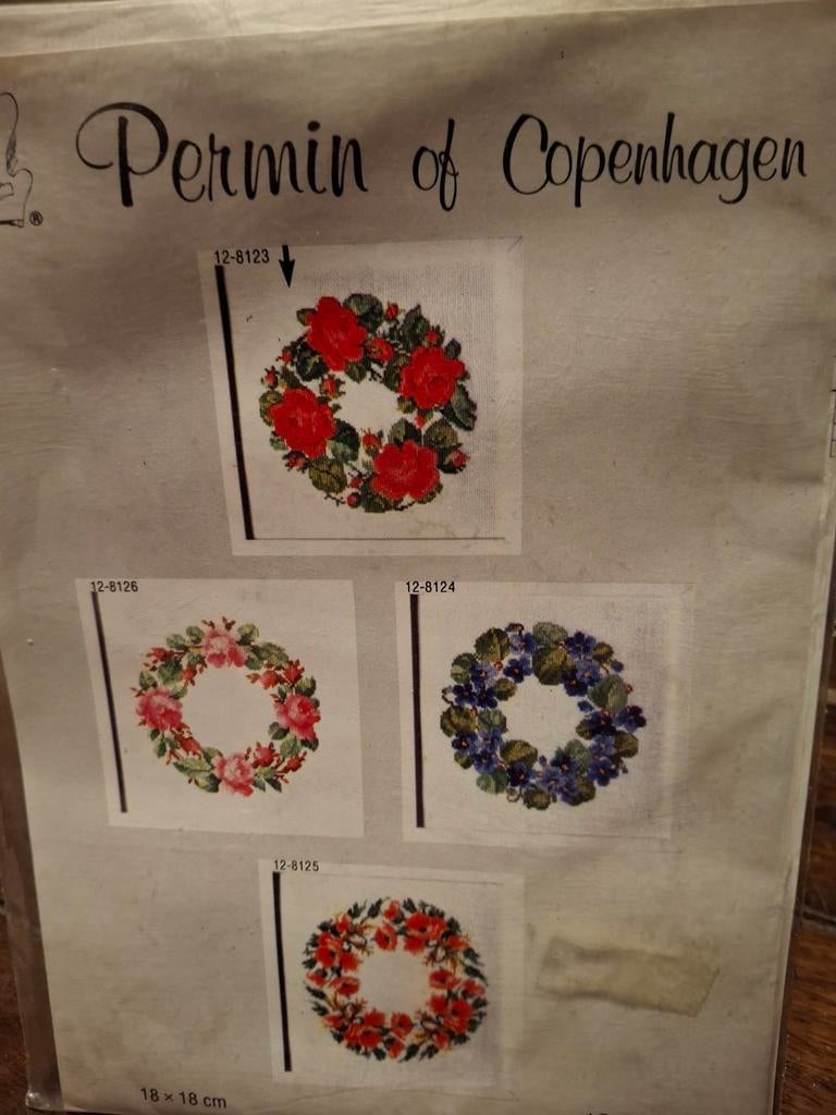 Bloemen  krans, Ophalen of Verzenden, Nieuw, Borduurpakket