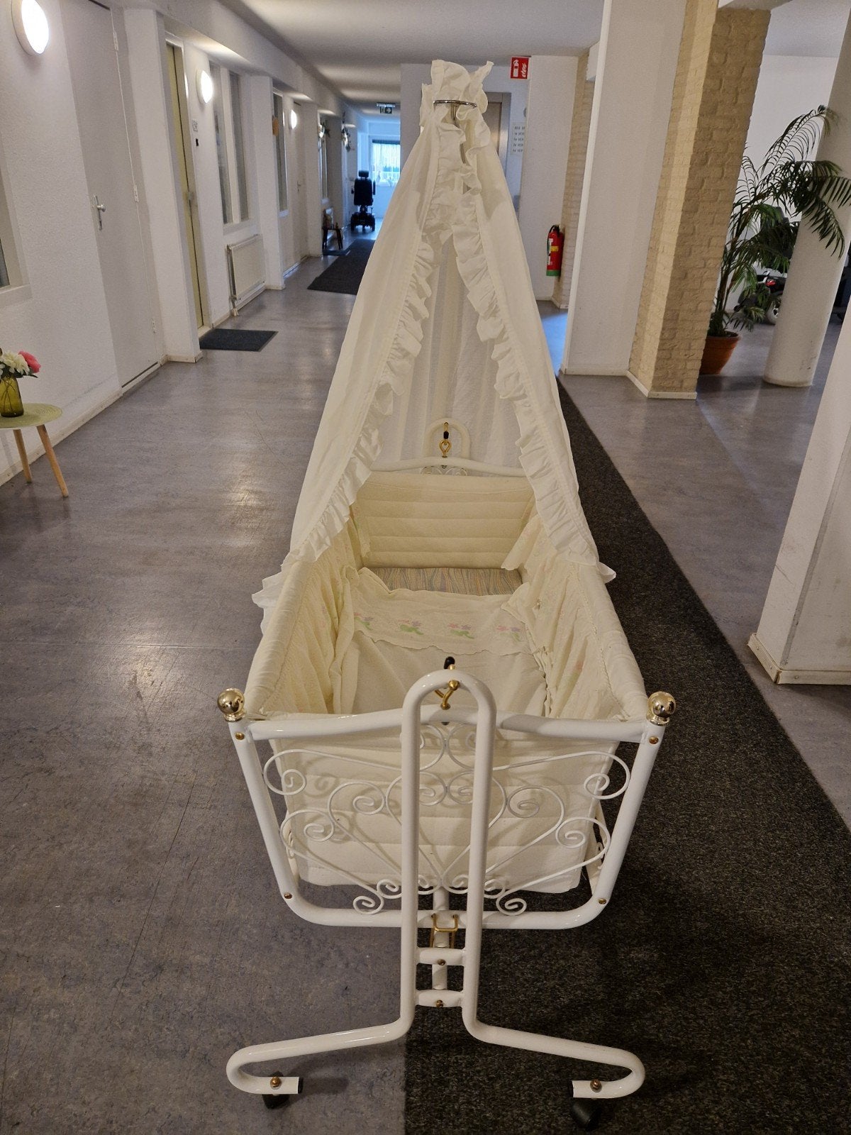 Prachtige Wieg met Hemel T.E.A.B, Ophalen, Zo goed als nieuw, Wieg