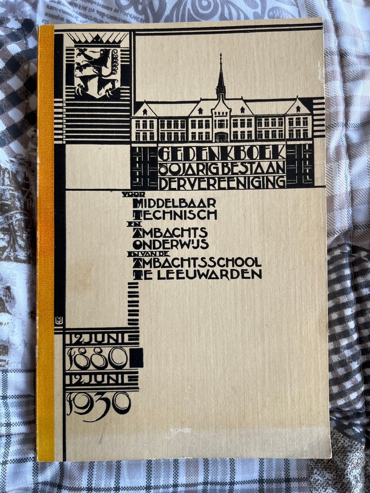 Gedenkboek 50-jarig bestaan Ambachtsschool Leeuwarden, Boeken, Ophalen of Verzenden, Beta, Gelezen, MBO