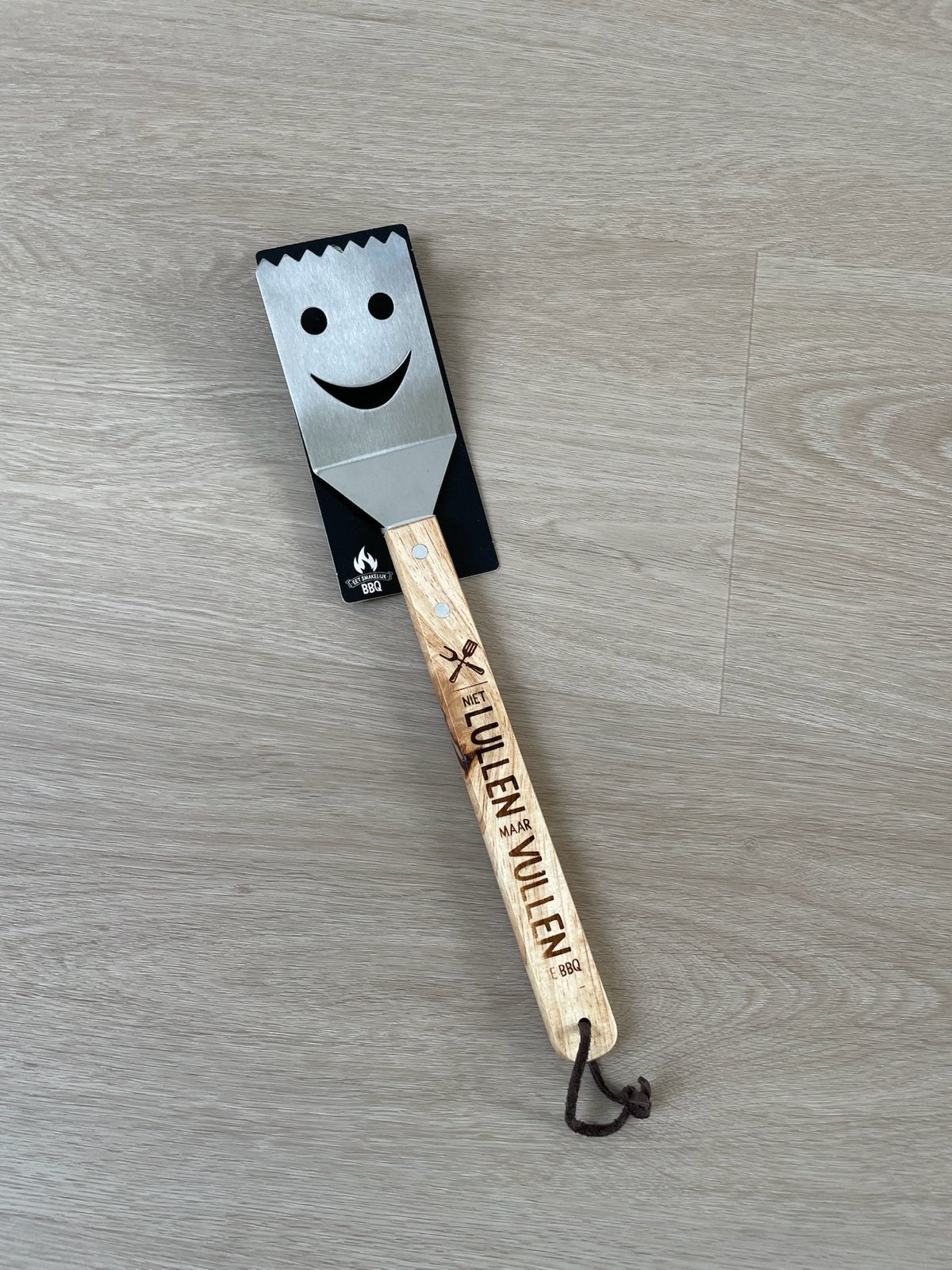 Nieuwe BBQ Spatel met Houten Handvat en Leuke Tekst, Ophalen of Verzenden, Nieuw
