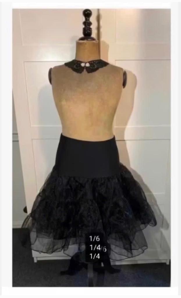 Brocante zwarte petticoat met mooi zwart kraagje, Ophalen of Verzenden