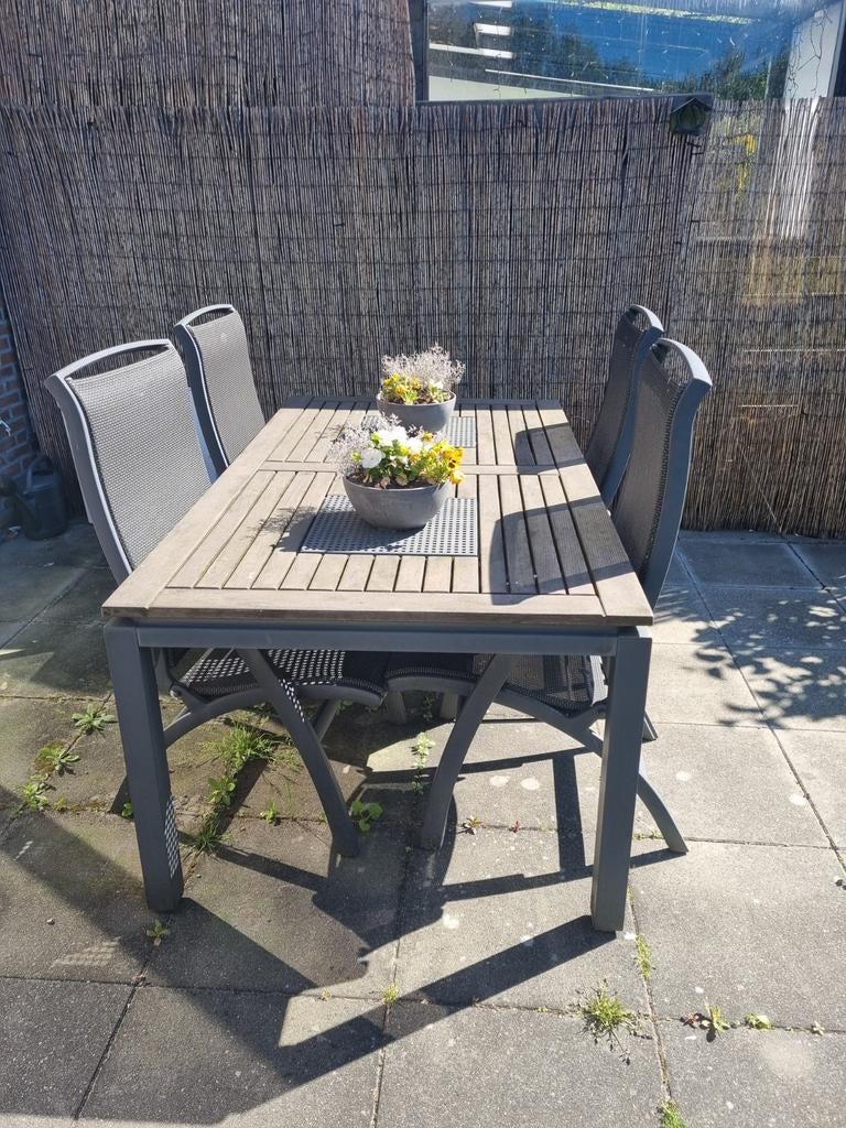 Moderne tuinset met 4 stoelen, 4 zitplaatsen, Gebruikt, Ophalen of Verzenden, Tuinset