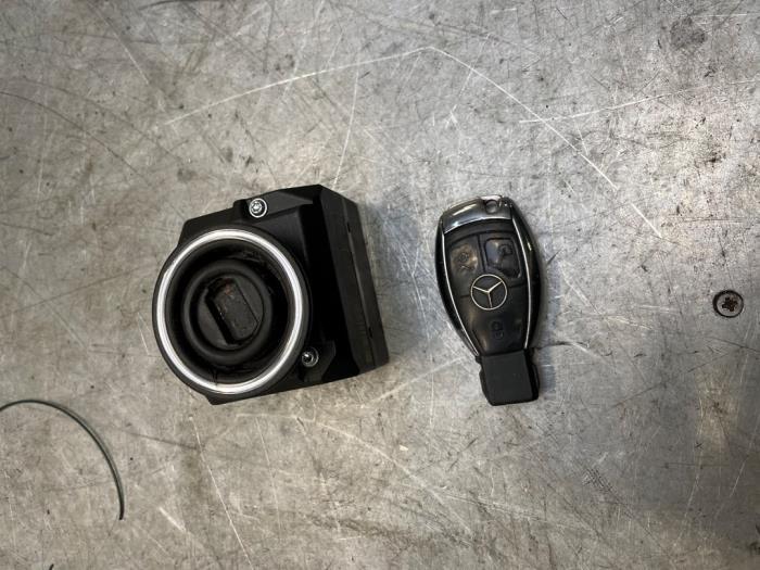 Kontaktslot + Sleutel van een Mercedes ML-Klasse, Gebruikt, -, Ophalen of Verzenden, -