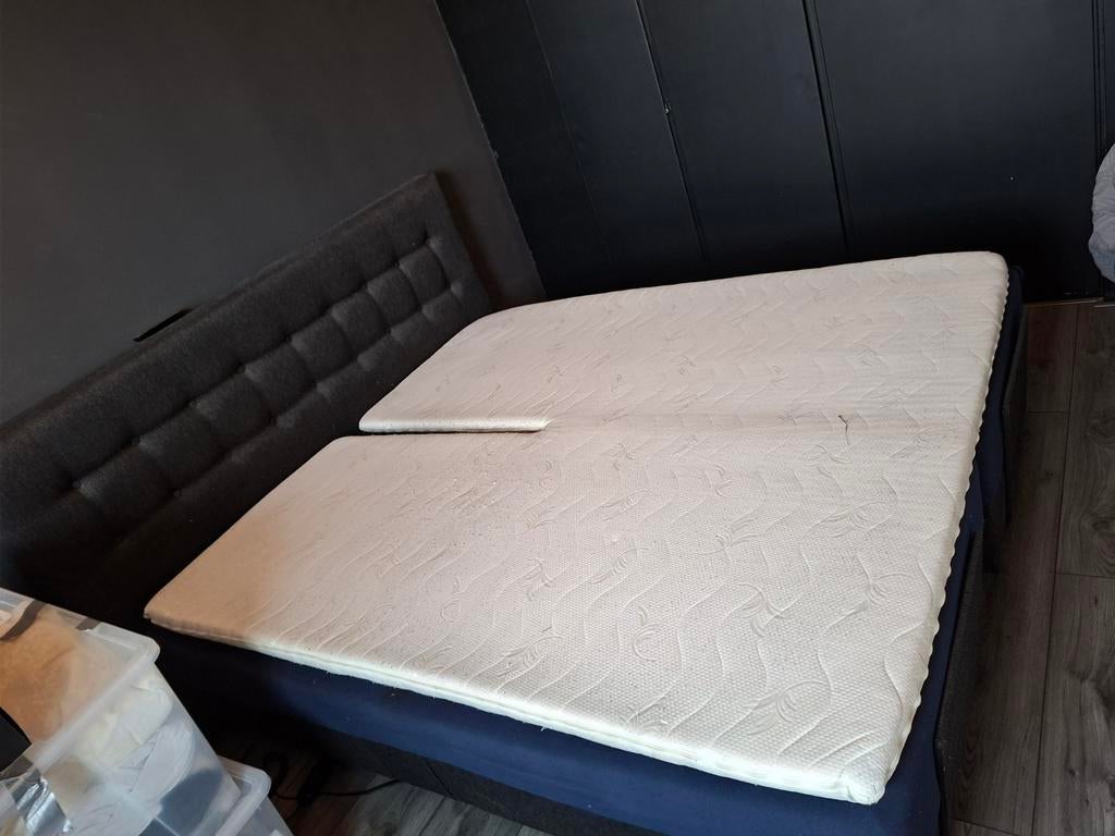 Tweepersoonsboxspring + elektrisch verstelbare lattenbodems, Ophalen