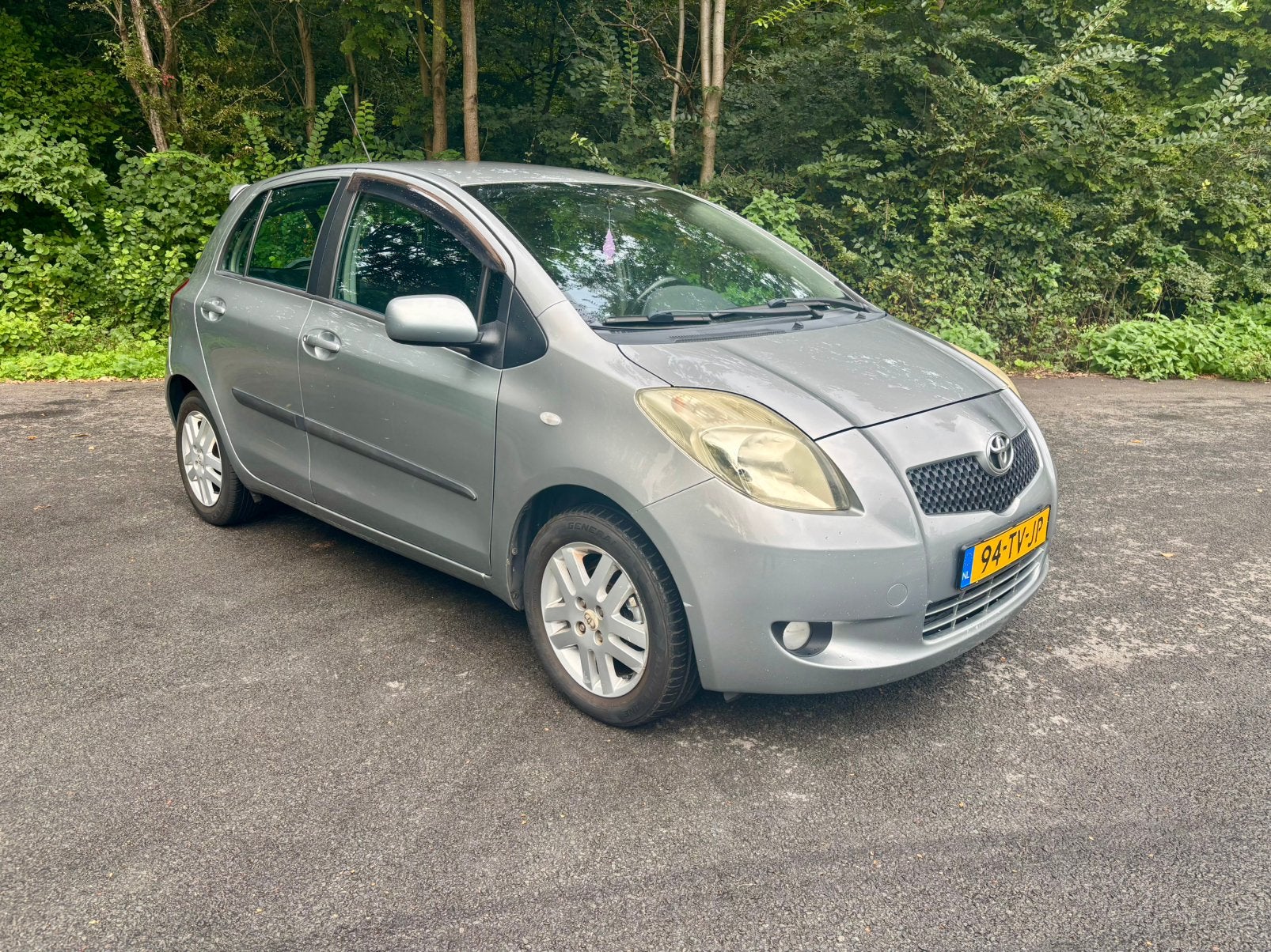 Toyota Yaris 1.3 16V Vvt-i 5DR 2007 Grijs, Voorwielaandrijving, 40 €/maand, 4 cilinders, 995 kg