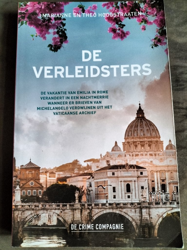 Marianne & Theo Hoogstraaten - De verleidsters, Ophalen of Verzenden, Zo goed als nieuw, Marianne & Theo Hoogstraaten, Nederland