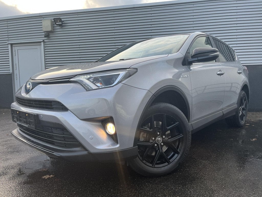 Toyota RAV4 2.5 Hybrid AWD Black edition 18" LMV, Privacy gl, Auto's, Stof, Gebruikt, Euro 6, 1650 kg