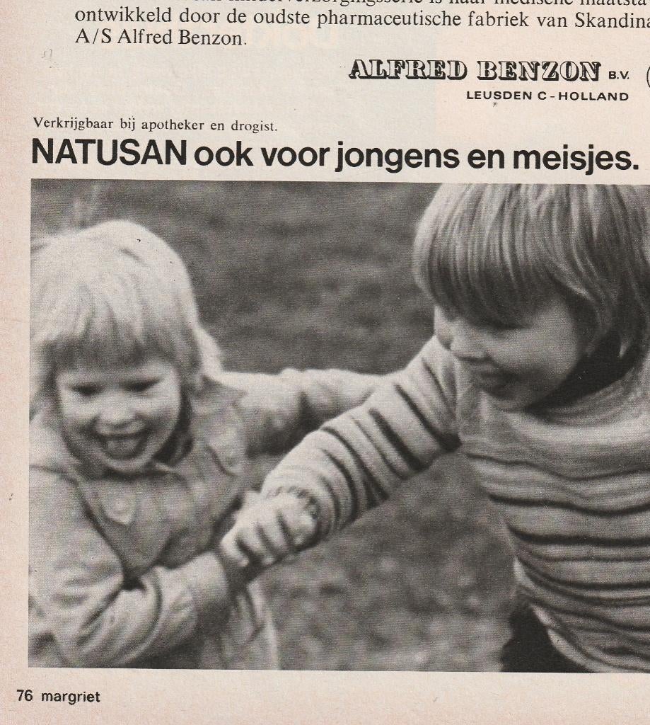 retro reclame 1974 Natusan badschuim jongetjes stoeien, Verzenden, Overige typen