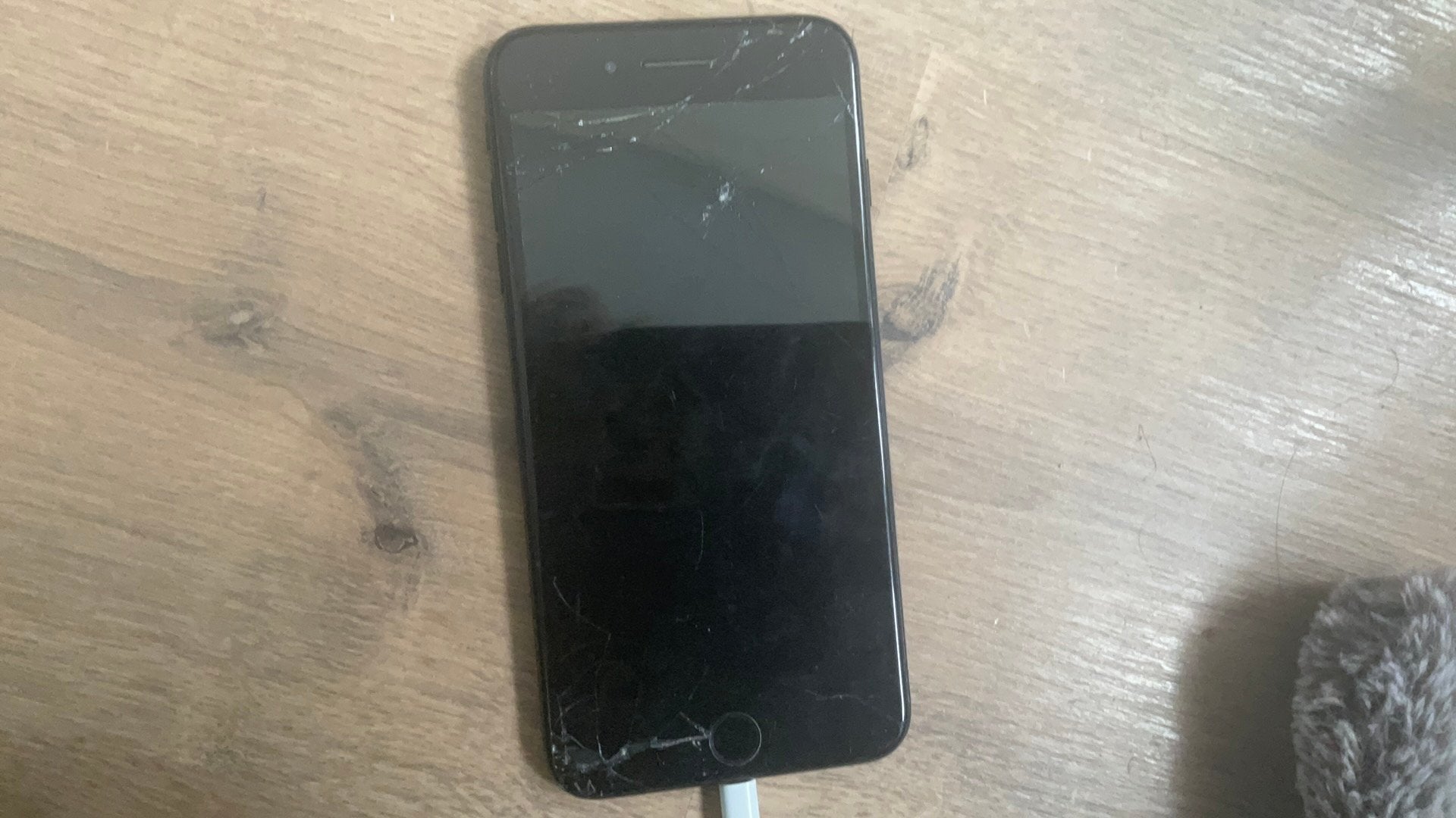 iPhone 7 Plus Zwart - Scherm gebarsten (lees beschrijving!), Telecommunicatie, Mobiele telefoons | Apple iPhone, Zwart, 32 GB