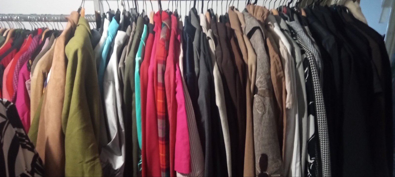 1000 stuks ...Partij Dames kleding gemixed Jong en Oud, Ophalen of Verzenden, Zo goed als nieuw, Maat 38/40 (M)