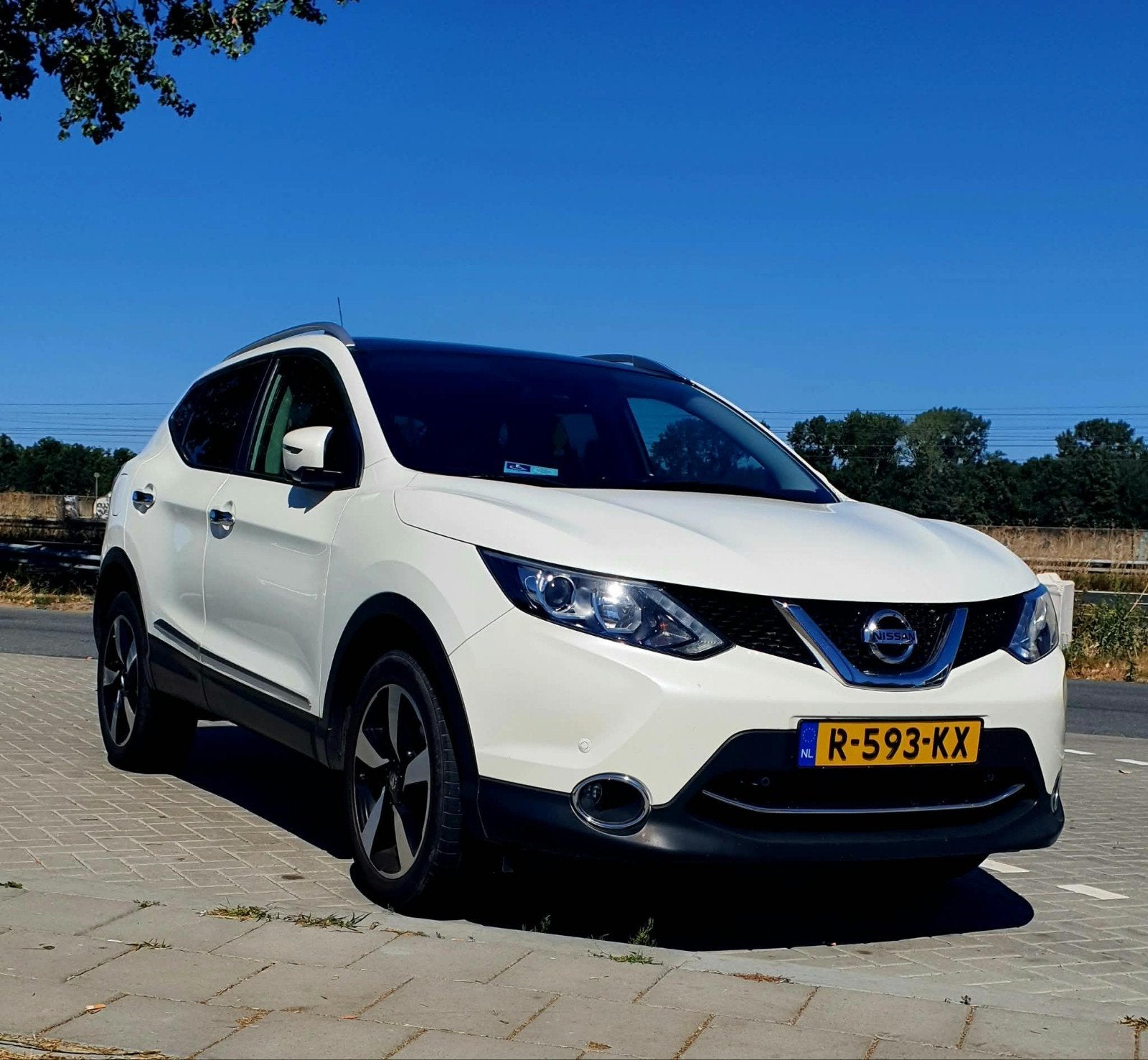 Nissan Qashqai 2016 119515km 1.2 Dig-t 85KW.business class 2, Automaat, 680 kg, 4 cilinders, Wit