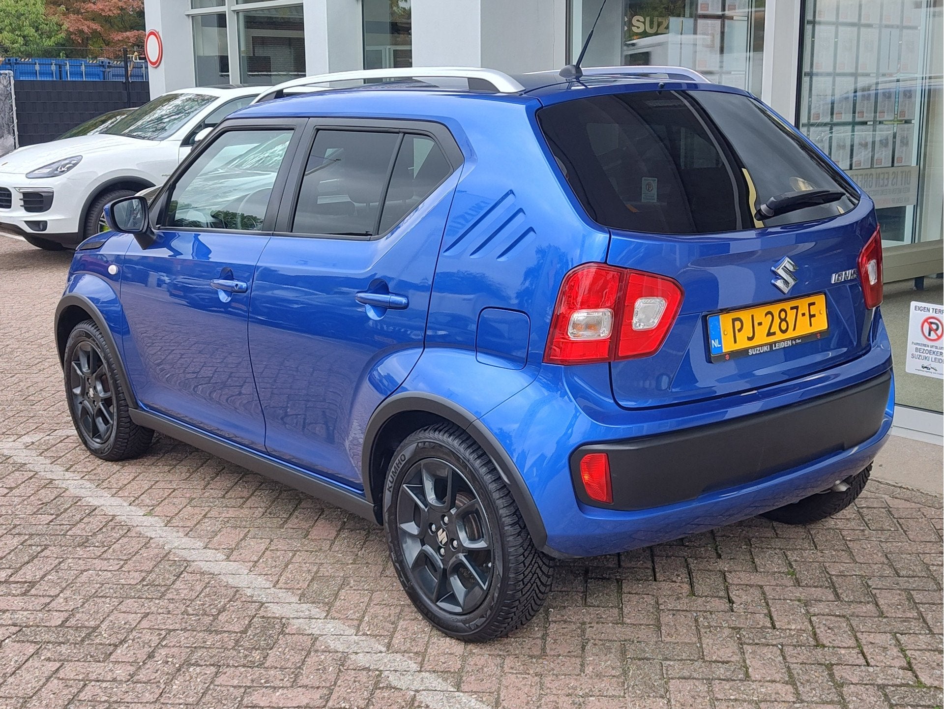 Suzuki Ignis 1.2 SELECT Camera | Navi | Stoelverwarming | Ai, Auto's, Voorwielaandrijving, Dealer onderhouden, Stof, Gebruikt