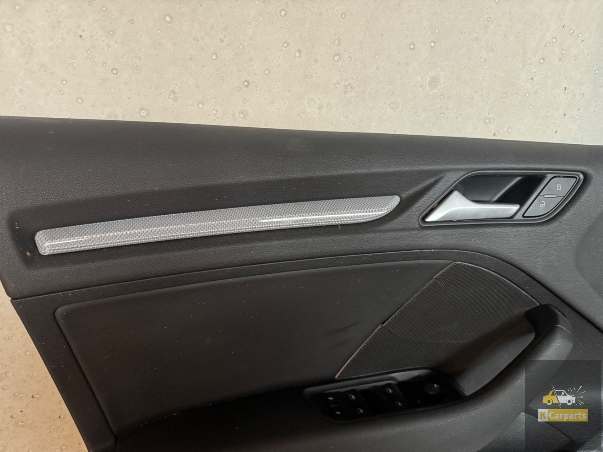 Deur bekleding AUDI A3 S3 RS3 Links voor portier 8V4867105, Gebruikt, AUDI AG, Auto-Union-Strasse 1
85045  Ingolstadt, DE, Kundenbetreuung@audi.de
